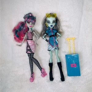 Monster High Scaris Frankie and Rochelle dolls.